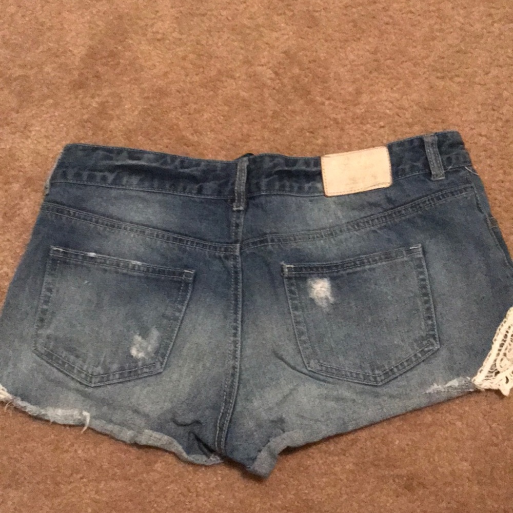 ZARA DENIM SHORTS SIZE 8 - Picture 2 of 4